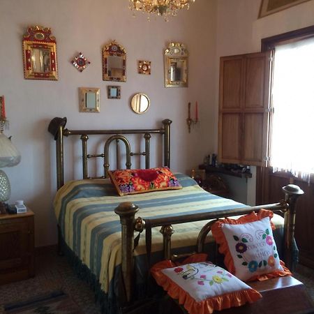 Bed and Breakfast La Casa De Piedra Эль-Кармен Экстерьер фото